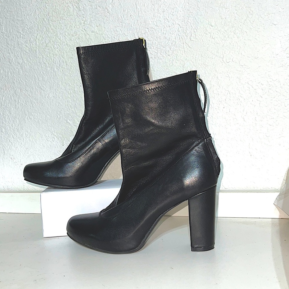 Kenneth Cole Reaction Black Booties 8M